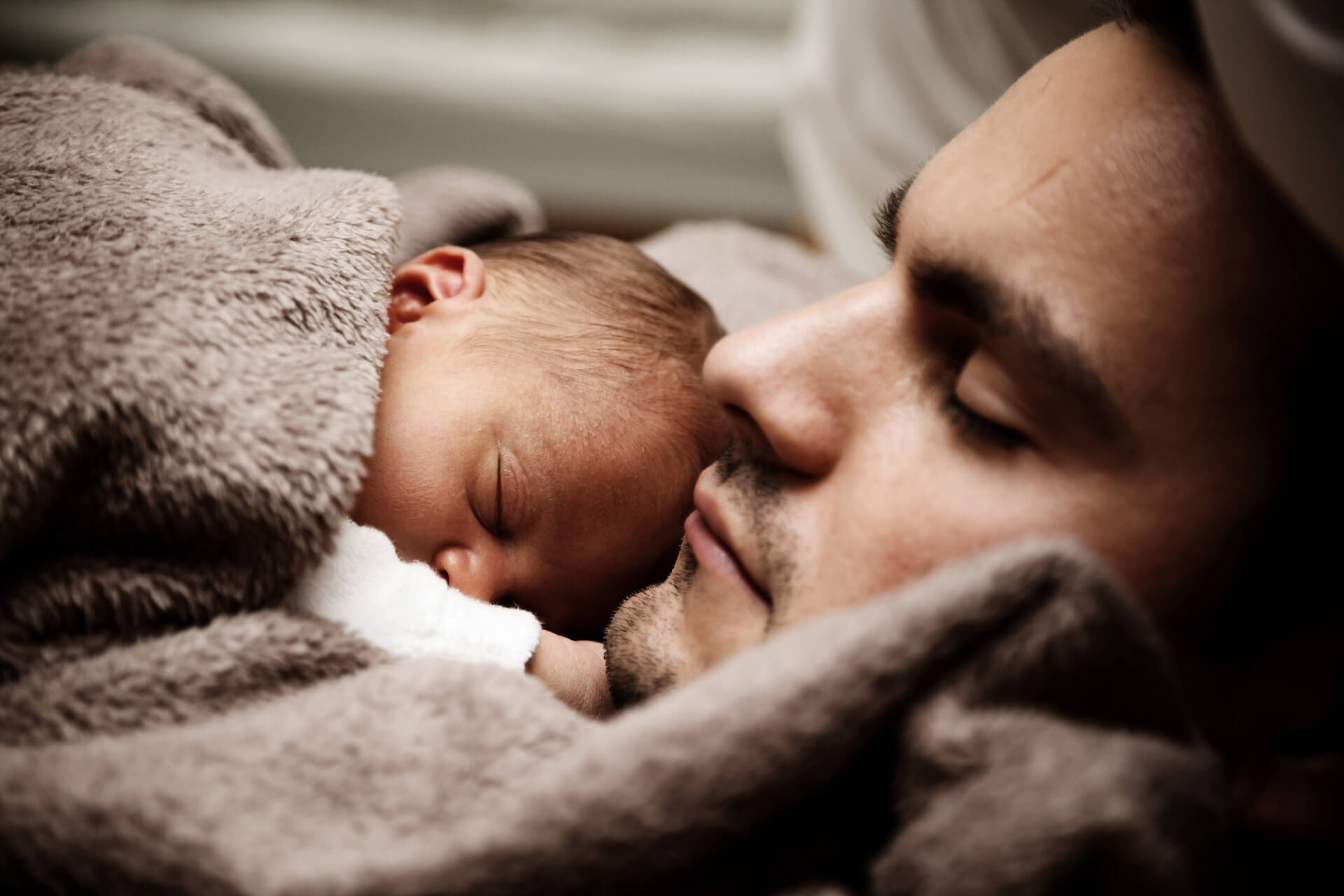 The best way for new dads to bond with their baby